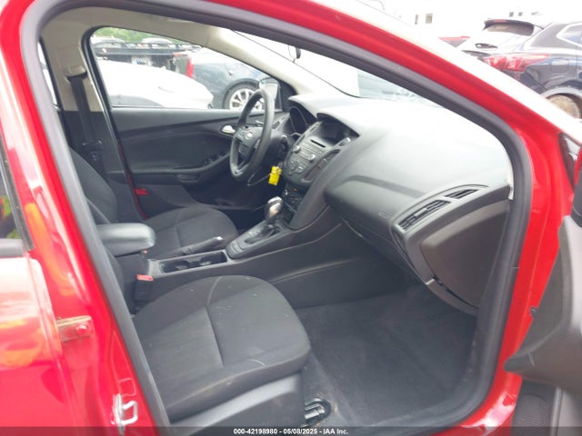 1FADP3F28GL323606 Ford FOCUS SE