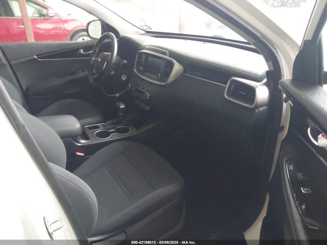 5XYPG4A57KG609790 KIA Sorento 3.3l S