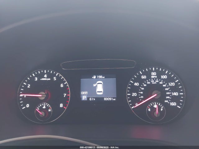 5XYPG4A57KG609790 KIA Sorento 3.3l S