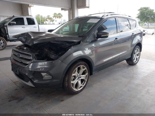 1FMCU0J94HUE54184 Ford Escape Titanium