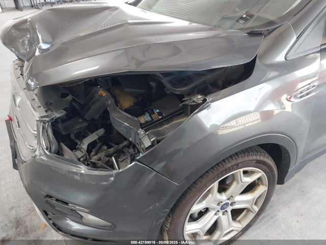 1FMCU0J94HUE54184 Ford Escape Titanium