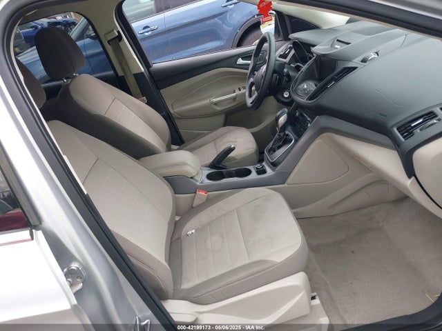 1FMCU9G94EUB33253 Ford ESCAPE SE