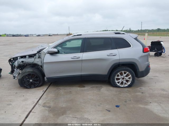 1C4PJLCX7JD558850 Jeep Cherokee Latitude Fwd