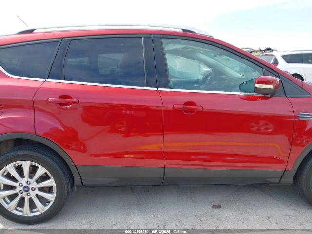 1FMCU9JD1HUA45102 Ford Escape Titanium