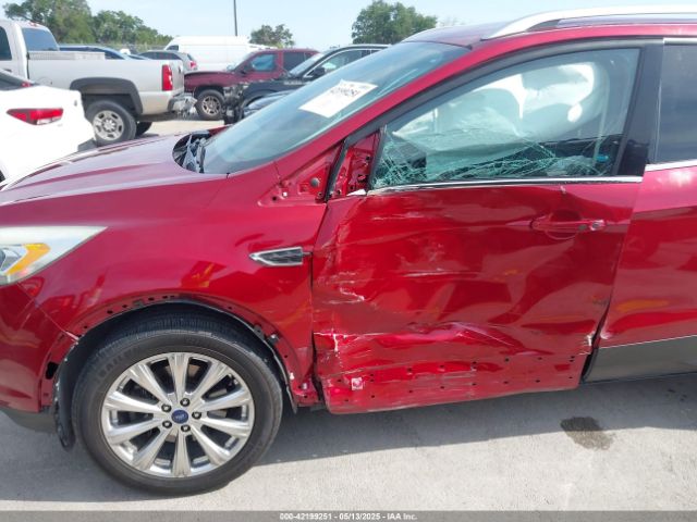 1FMCU9JD1HUA45102 Ford Escape Titanium