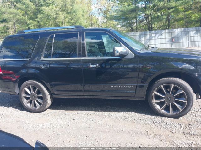 5LMJJ2LT5HEL08002 Lincoln Navigator Reserve