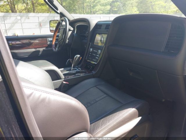 5LMJJ2LT5HEL08002 Lincoln Navigator Reserve