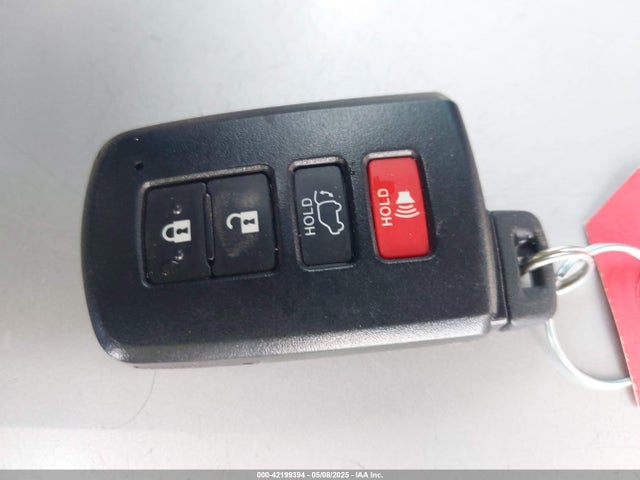 JTMRJREV3HD077401 Toyota Rav4 Hybrid Xle