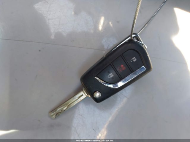2T3F1RFV1MC249117 Toyota RAV4 LE