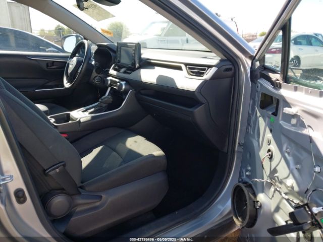 2T3F1RFV1MC249117 Toyota RAV4 LE