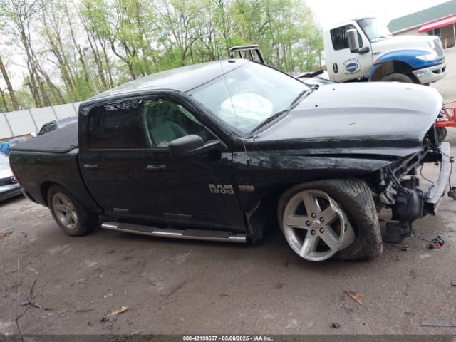 3C6RR7KT3HG705029 RAM 1500 Express  4x4 5'7 Box