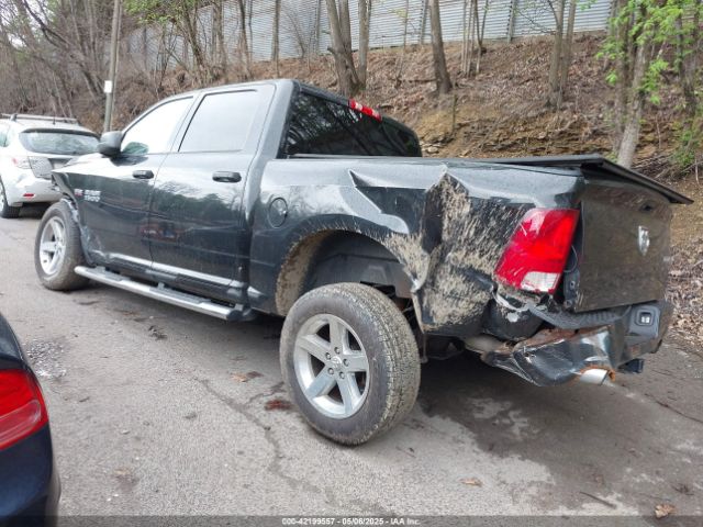 3C6RR7KT3HG705029 RAM 1500 Express  4x4 5'7 Box