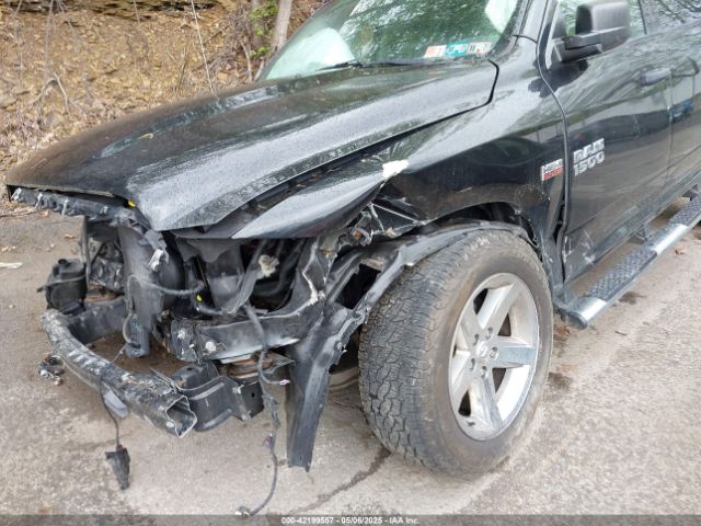 3C6RR7KT3HG705029 RAM 1500 Express  4x4 5'7 Box