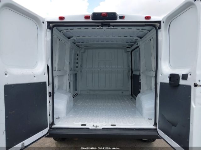 3C6TRVAG5KE505805 RAM Promaster 1500 Low Roof 136 Wb
