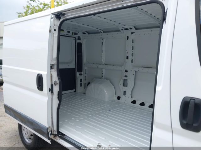 3C6TRVAG5KE505805 RAM Promaster 1500 Low Roof 136 Wb