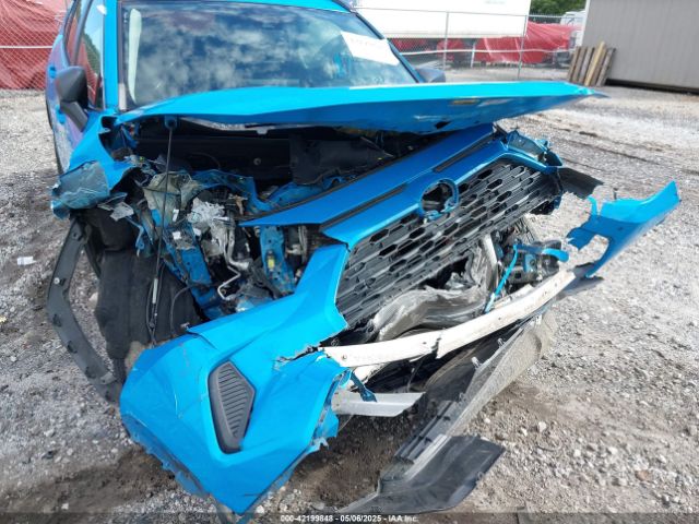2T3H1RFV1KW041937 Toyota RAV4 LE
