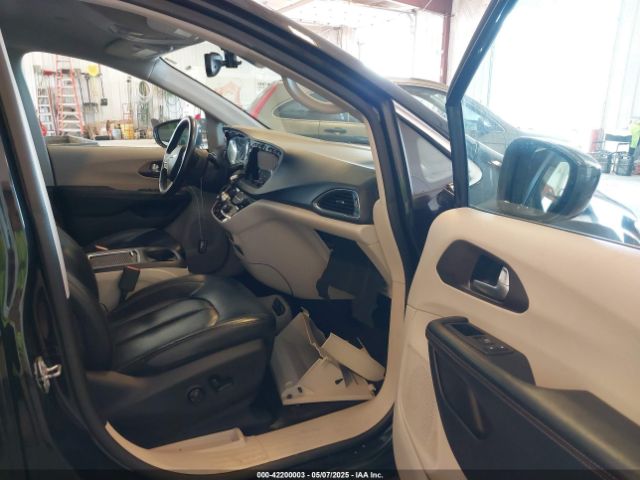 2C4RC1EG6HR592175 Chrysler Pacifica Touring-l Plus