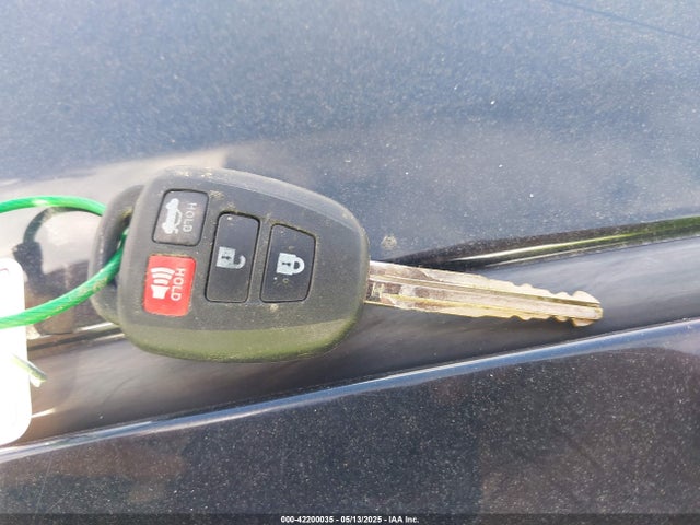 2T1BURHE9JC122414 Toyota COROLLA LE