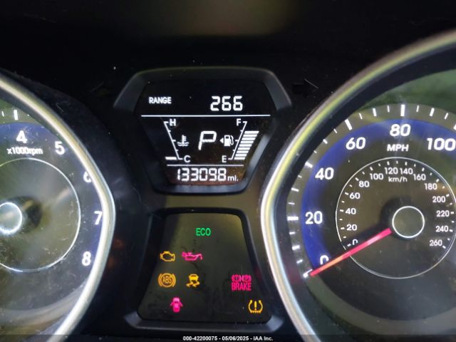 5NPDH4AE2FH584067 Hyundai ELANTRA SE