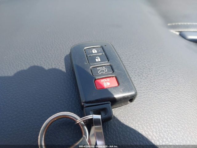 2019 TOYOTA HIGHLANDER 5TDYZRFH1KS340705 Photo 10