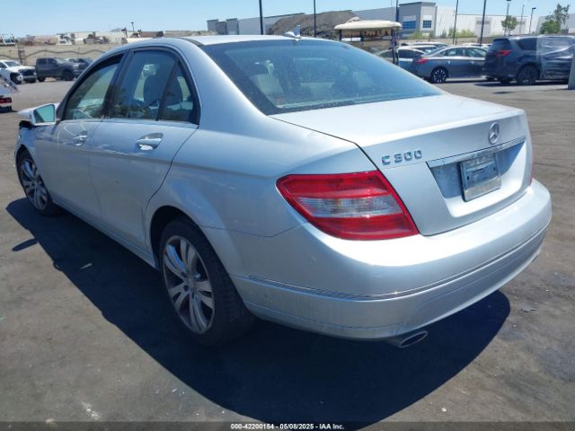 2011 MERCEDES-BENZ C 300 WDDGF5EB7BR156058 Photo 2