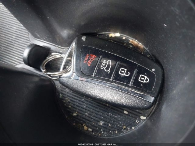 5NMZUDLB4JH073857 Hyundai Santa Fe Sport 2.4l