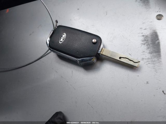 KNDJ23AU6L7724921 KIA SOUL LX