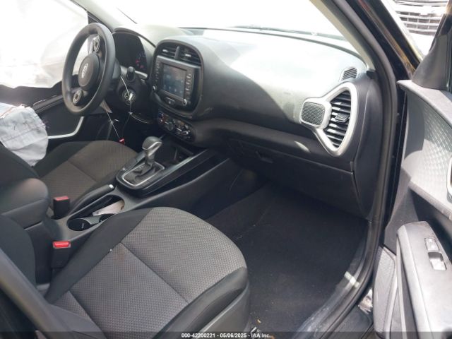 KNDJ23AU6L7724921 KIA SOUL LX