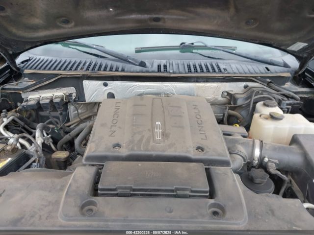5LMJJ2J52EEL01086 Lincoln Navigator