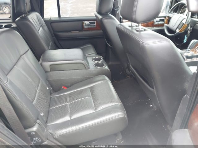 5LMJJ2J52EEL01086 Lincoln Navigator