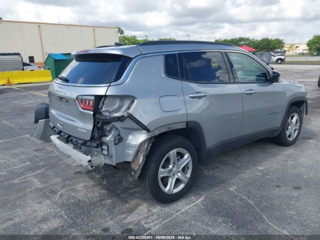 3C4NJDBNXRT598763 Jeep Compass Latitude 4x4