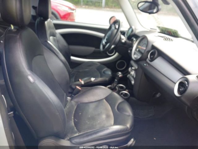 2007 MINI COOPER S WMWMF73537TL88038 Photo 4
