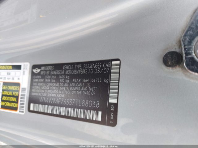 2007 MINI COOPER S WMWMF73537TL88038 Photo 8