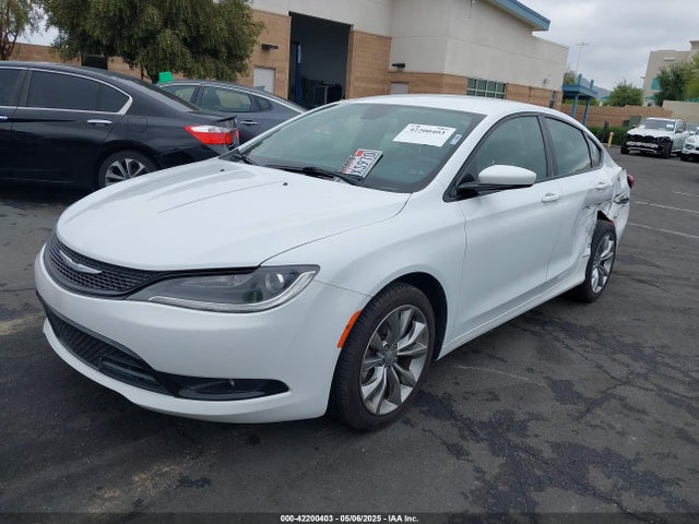 Chrysler 200 S 2015 1C3CCCBB7FN531636 Image 2