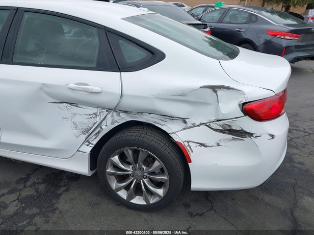 Chrysler 200 S 2015 1C3CCCBB7FN531636 Image 6