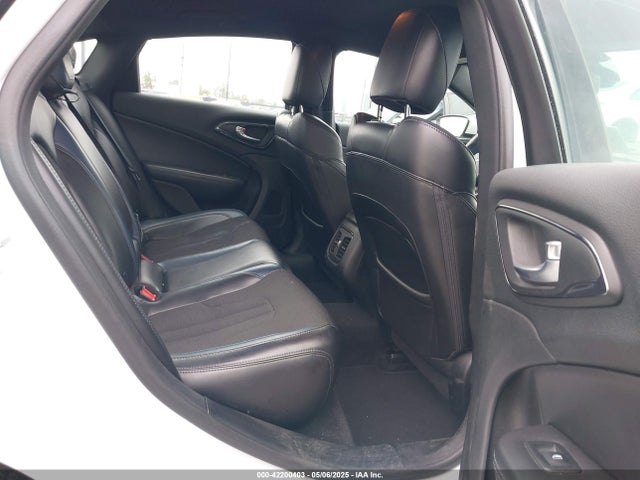 Chrysler 200 S 2015 1C3CCCBB7FN531636 Image 8