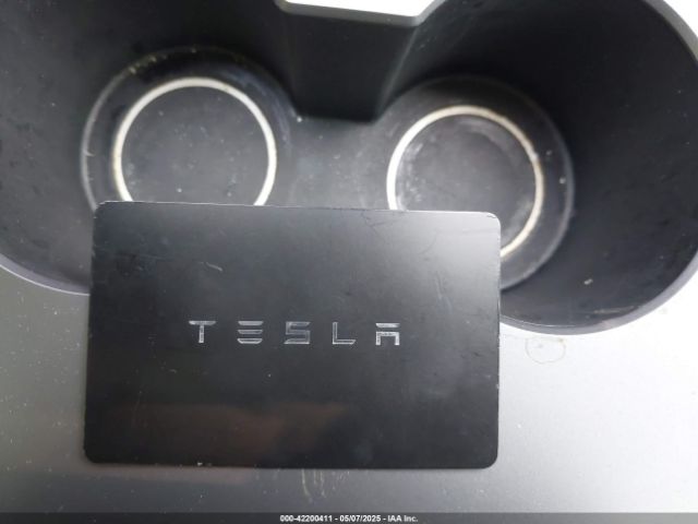 5YJYGDEE8MF266075 Tesla 2021