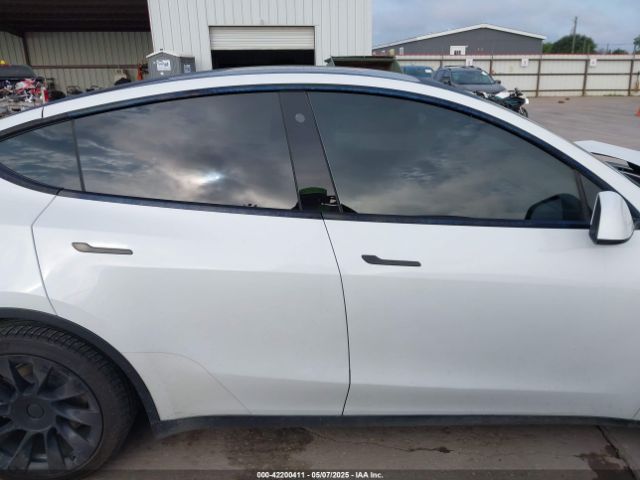 5YJYGDEE8MF266075 Tesla 2021