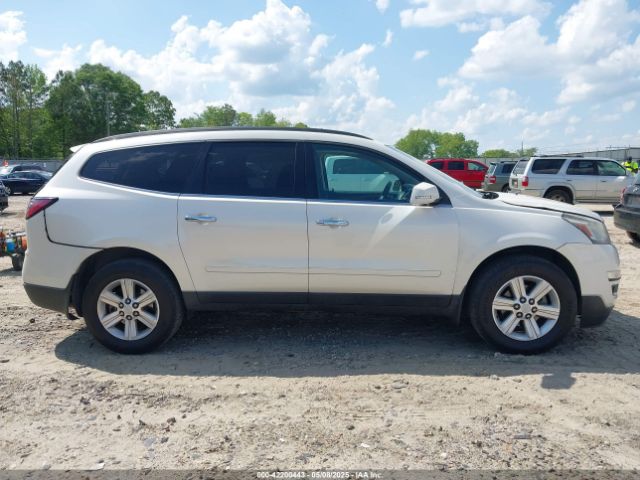 1GNKRHKD2EJ336240 Chevrolet Traverse 2lt
