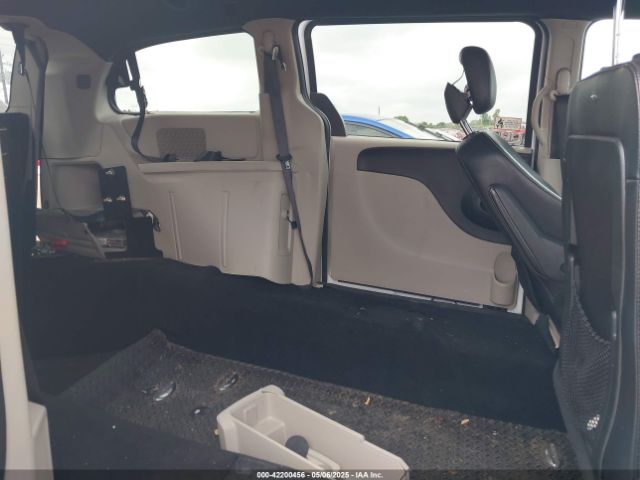 2C4RDGCG5KR636242 Dodge Grand Caravan Sxt