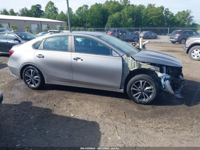 3KPF24AD1PE555862 KIA Forte Lxs