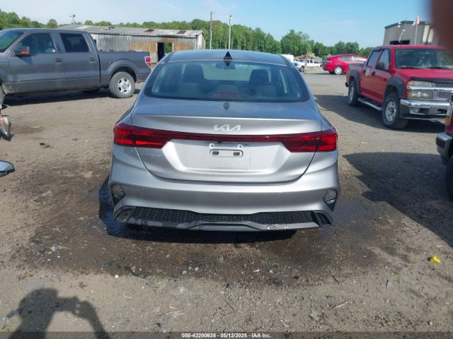 3KPF24AD1PE555862 KIA Forte Lxs