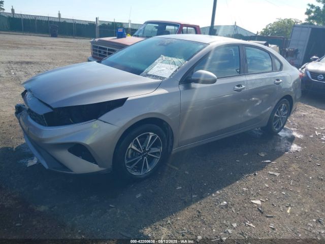 3KPF24AD1PE555862 KIA Forte Lxs
