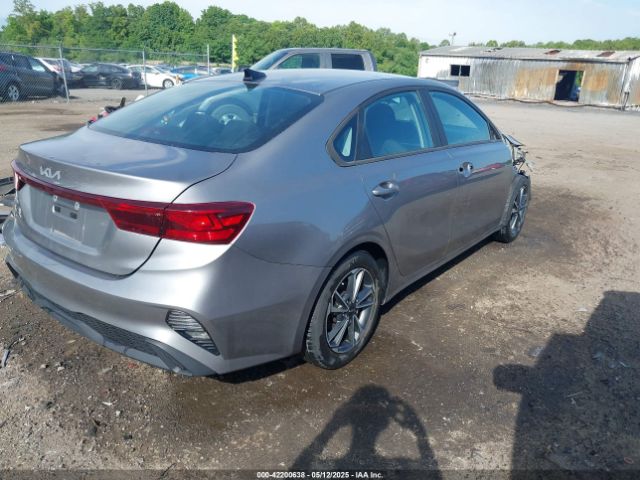3KPF24AD1PE555862 KIA Forte Lxs