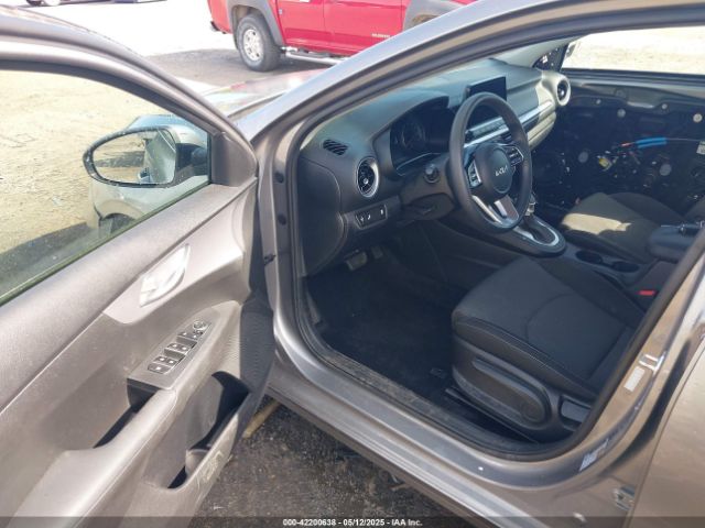 3KPF24AD1PE555862 KIA Forte Lxs