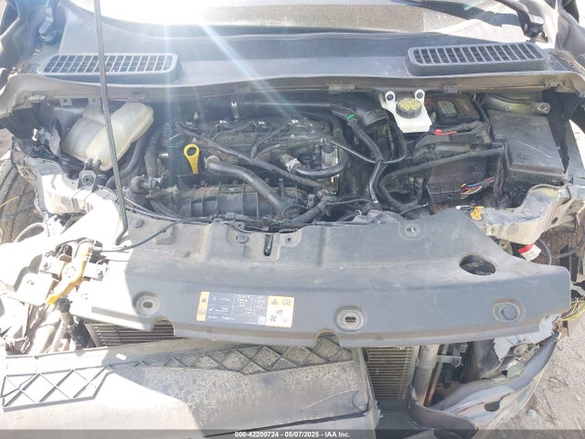 1FMCU0JX7GUA17356 Ford Escape Titanium