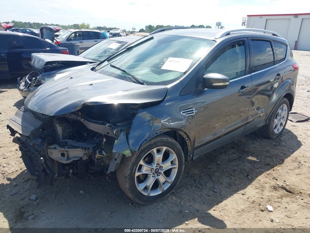 1FMCU0JX7GUA17356 Ford Escape Titanium