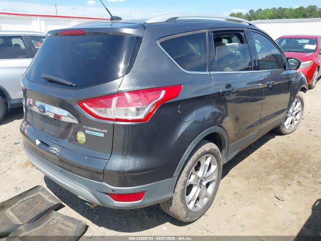 1FMCU0JX7GUA17356 Ford Escape Titanium
