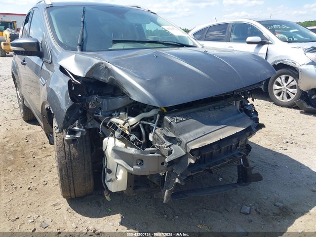 1FMCU0JX7GUA17356 Ford Escape Titanium