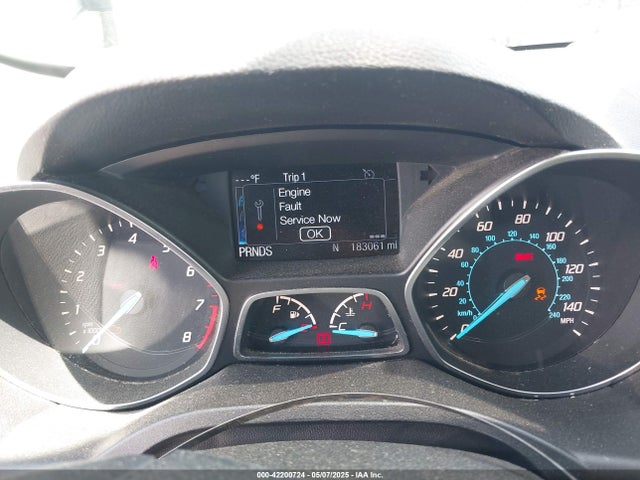 1FMCU0JX7GUA17356 Ford Escape Titanium